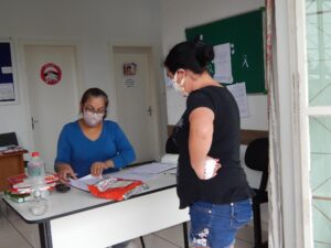 Famílias são beneficiadas com leite em pó