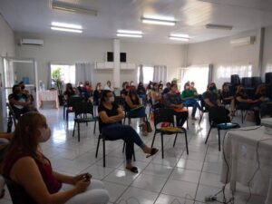 Pais e educadores são orientados sobre a retomada das aulas