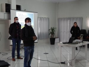 Prefeitura discute melhorias no abastecimento de água e esgotamento sanitário