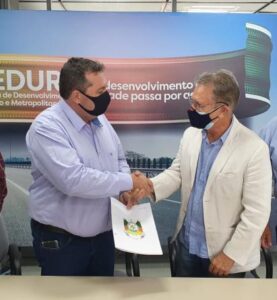 Prefeito Tomelero assina convênio para obra de pavimentação