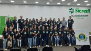 Estudantes participam da ‘Cooperativa Escolar’ em parceria com a Sicredi