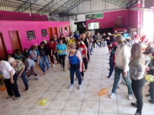 Grupos da Melhor Idade de Erebango comemoram o dia do idoso.